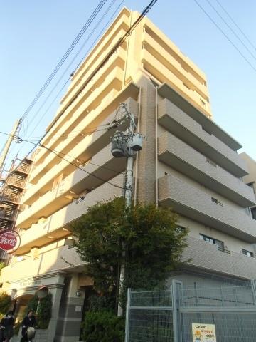 Local appearance photo. The ground is a 10-story apartment