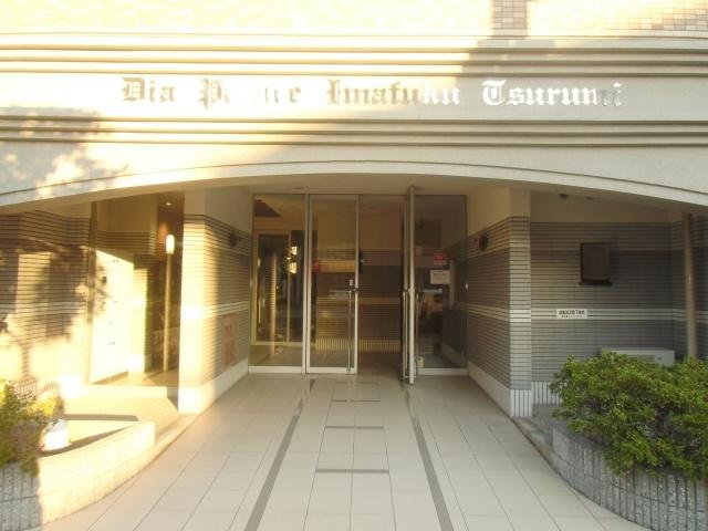 Entrance. Is a 6-minute walk from Nagahori Tsurumi-ryokuchi Line Imafuku Tsurumi Station