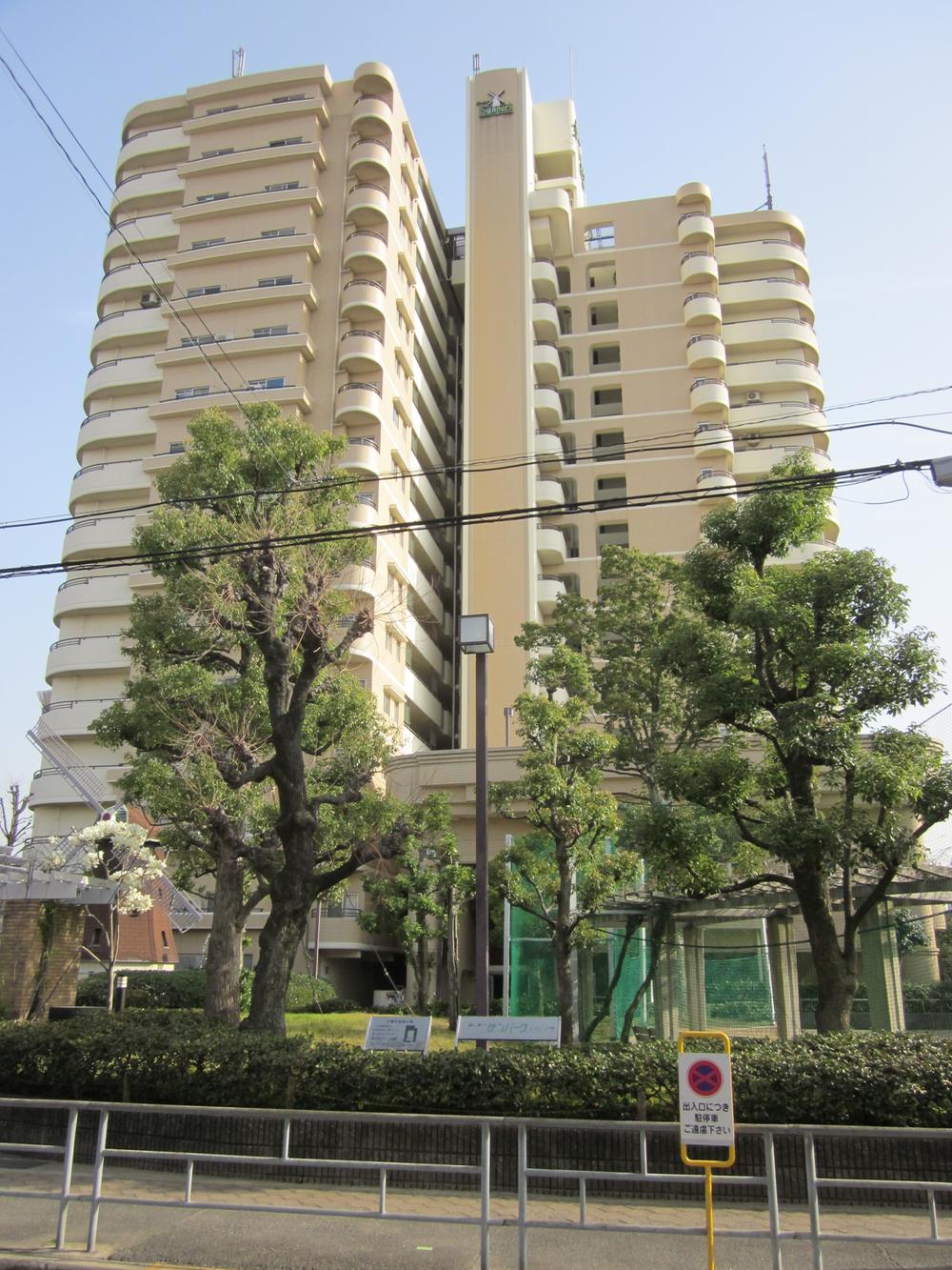 Local appearance photo. Mansion appearance