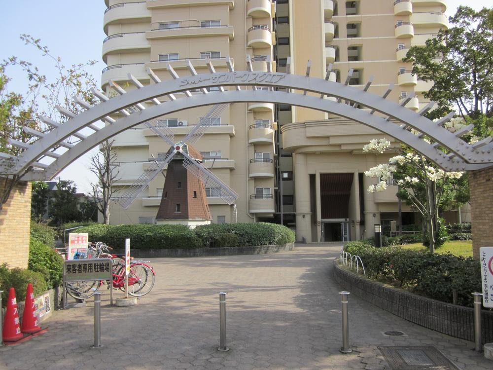 Entrance. Entrance part (distant view)