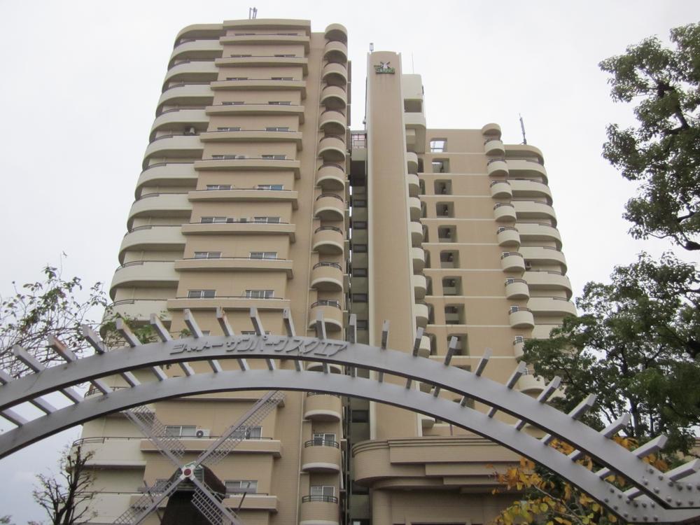 Local appearance photo. Mansion appearance