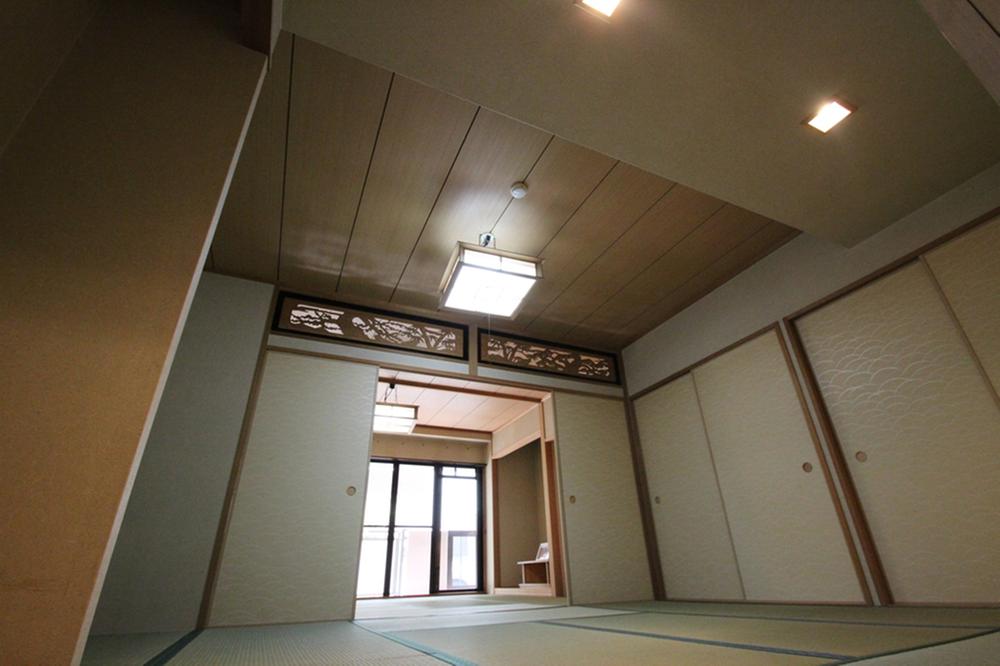 Non-living room. Fine consideration, Downlight also in Japanese-style room.