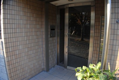 Other common areas. Entrance with auto-lock