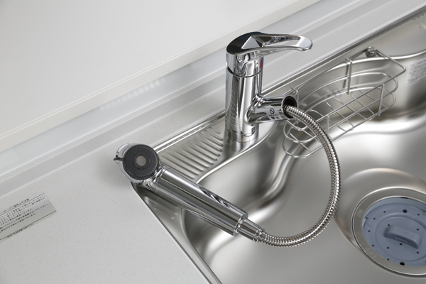 Kitchen.  [Water purifier integrated single lever mixing faucet] Kitchen faucet is, Integrated type of a water purifier. You can one-touch switching of clean water and raw water (same specifications)
