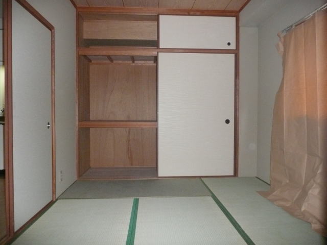 Other room space. Japanese-style room about 6.0 quires