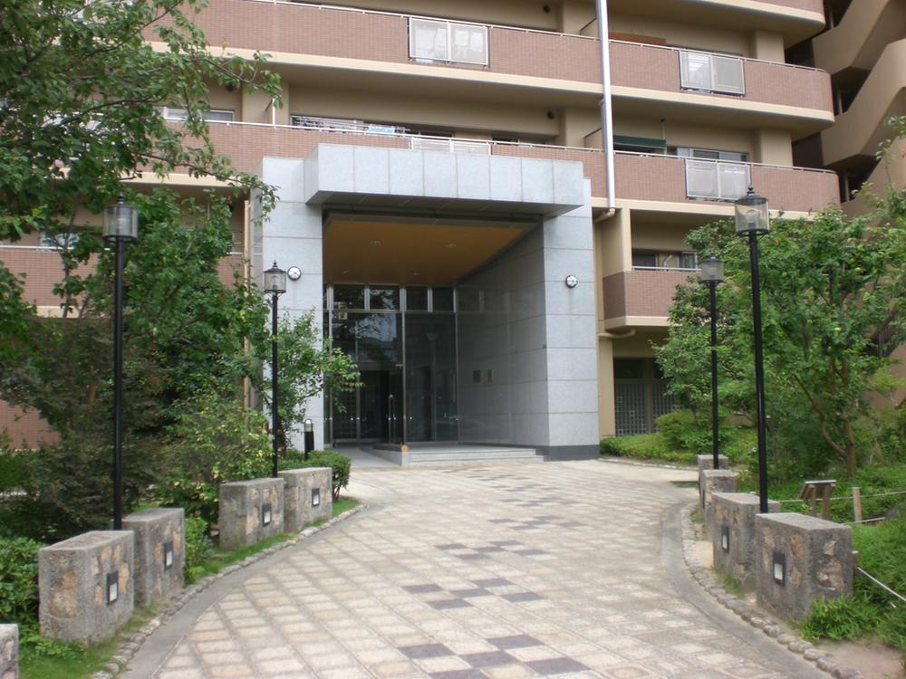 Entrance. Hankyu Kanzakigawa Station 6-minute walk