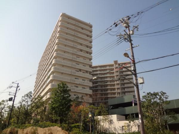 Local appearance photo. Day there is no tall buildings around, Is impeccable apartment with ventilation.