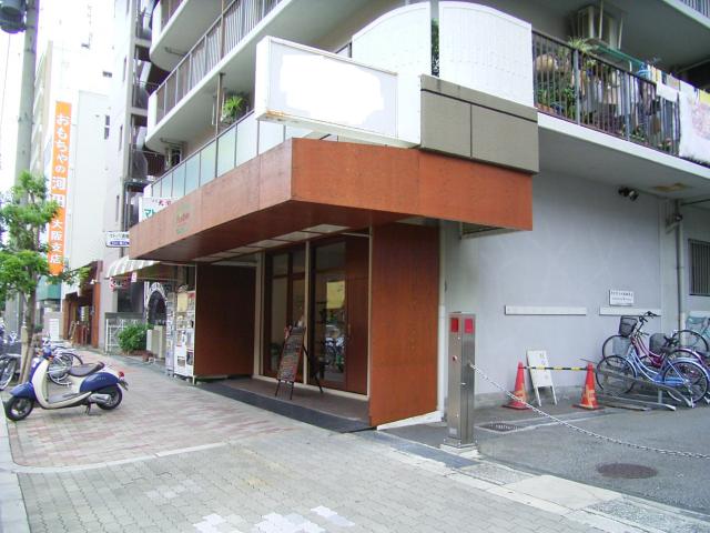 Entrance. Apamanshop Shin-Osaka Chuo