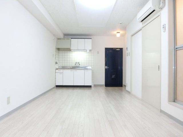 Other room space. Is a spacious 10 tatami rooms