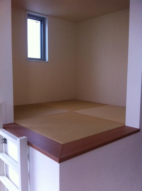 Living. There tatami corner can be used for a variety of applications.