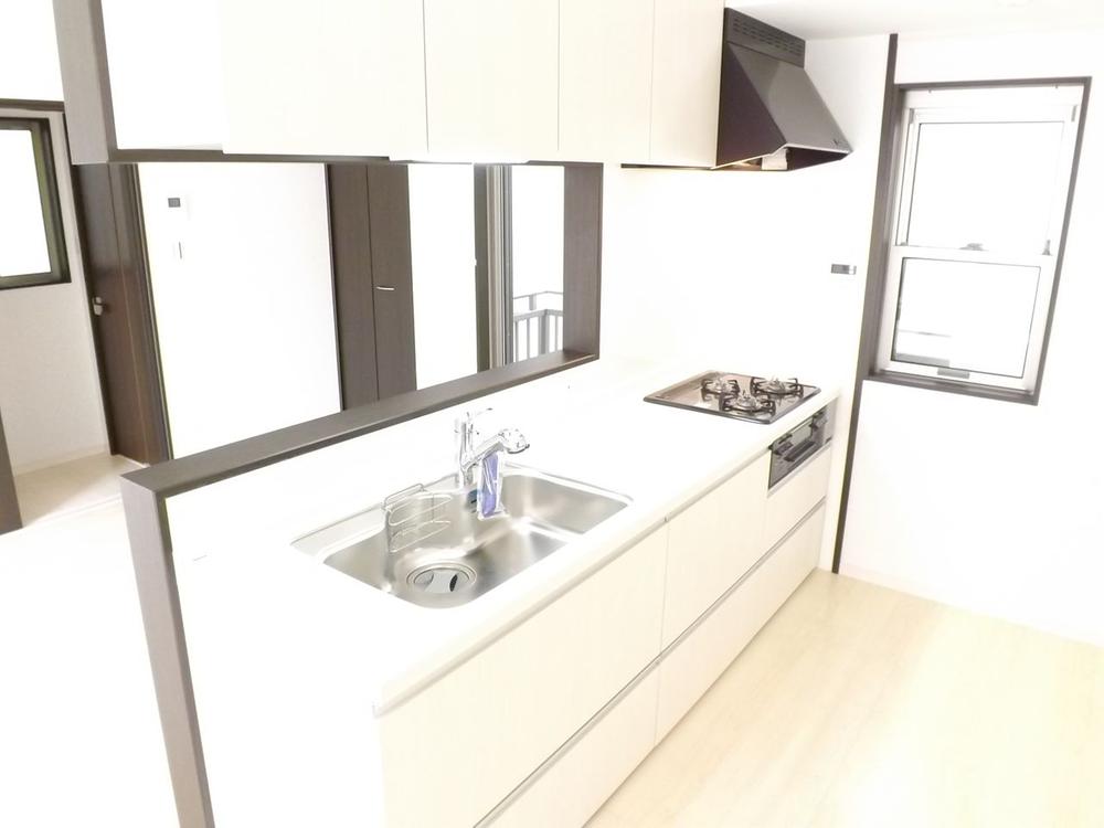 Kitchen. Local photo (kitchen) Convenient face-to-face system Kitchen!