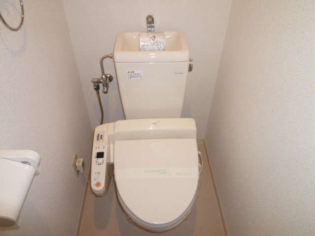 Toilet. Bidet