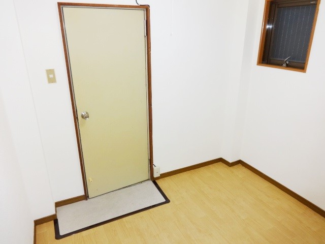 Other room space. It is entrance