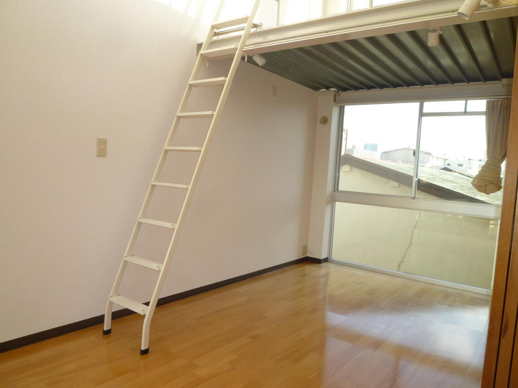 Other room space. Loft with Western-style