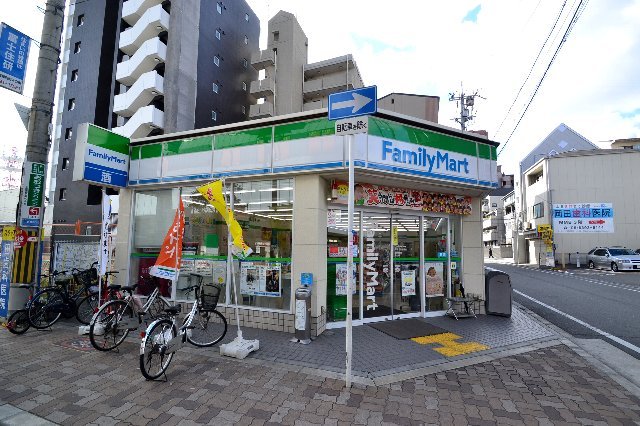 Convenience store. FamilyMart Hankyu 86m to Mikuni Station Nishiten (convenience store)