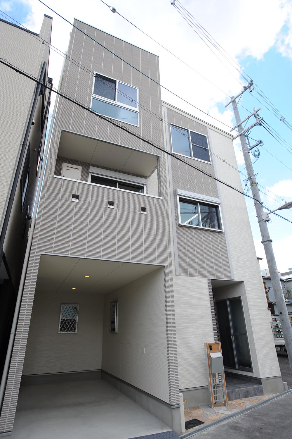 Local appearance photo. Local (11 May 2013) Shooting