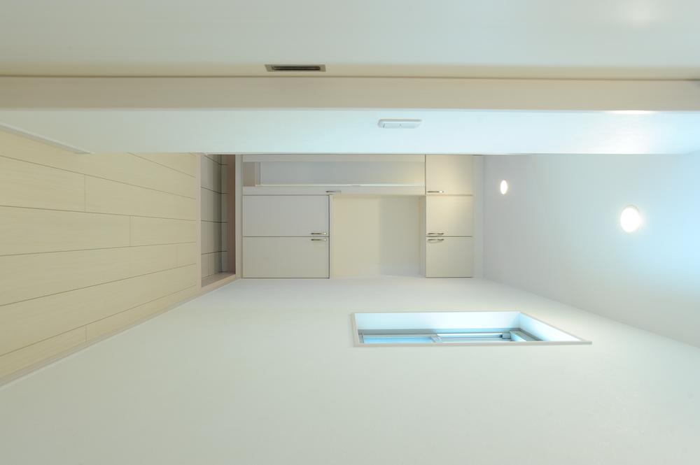 Entrance. Local (11 May 2013) Shooting