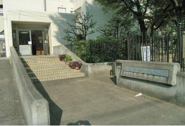 Entrance. Common areas