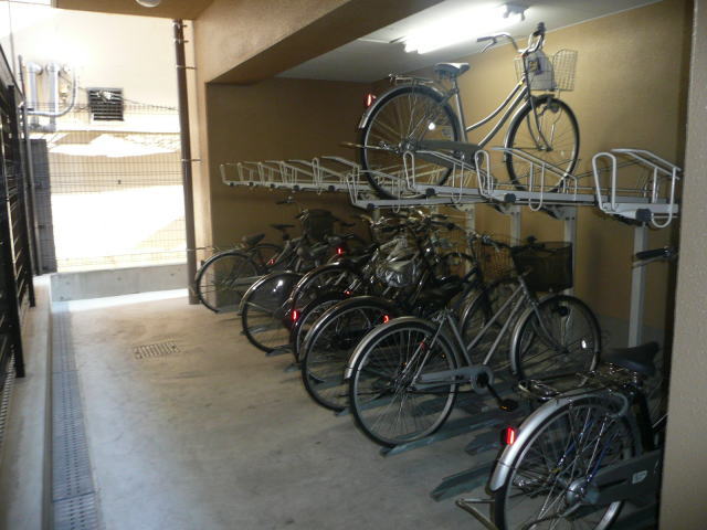 Parking lot. Bicycle-parking space ・ There is a large bike storage