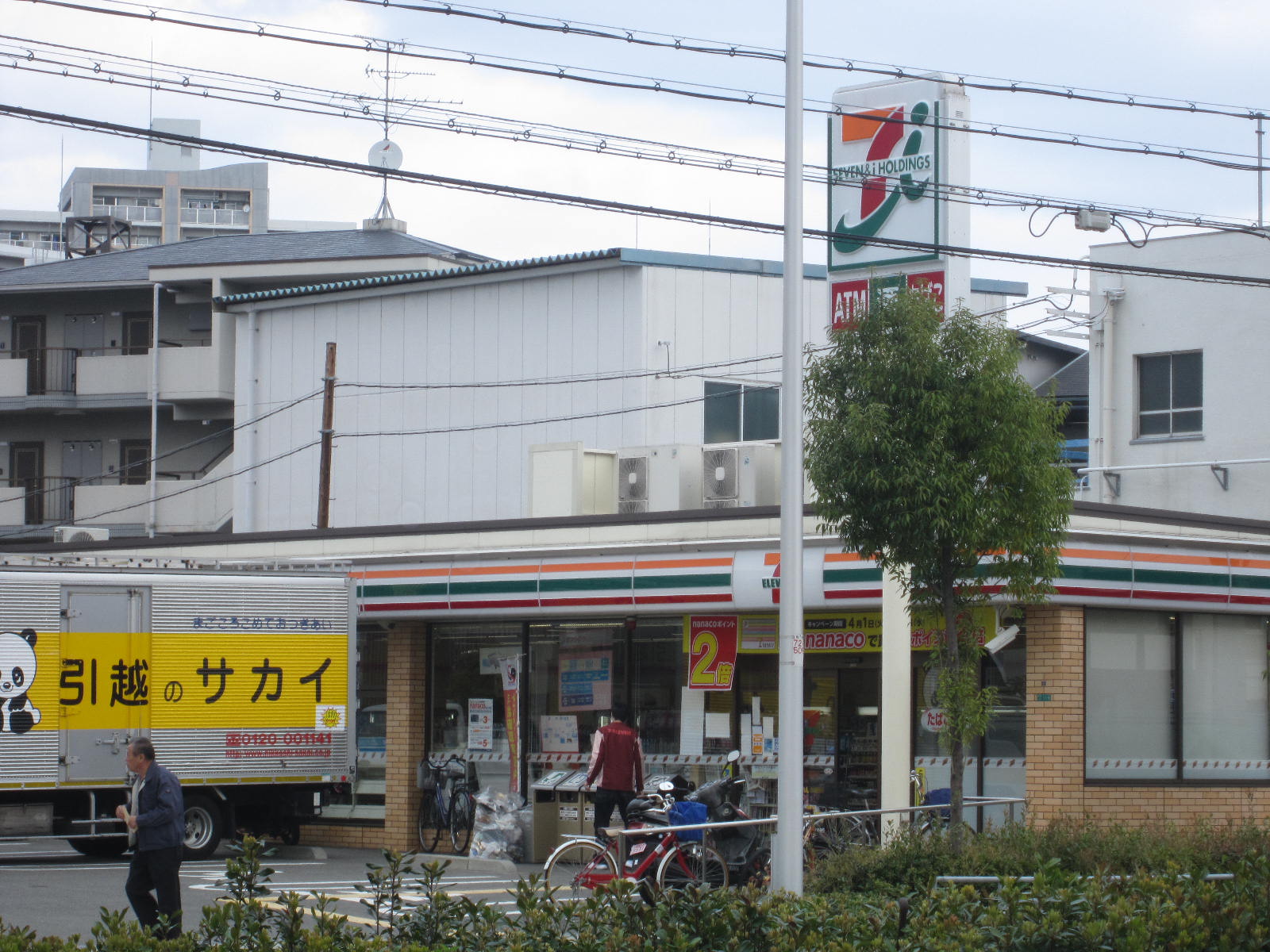 Convenience store. Seven-Eleven Osaka Higashimikuni 2-chome up (convenience store) 134m