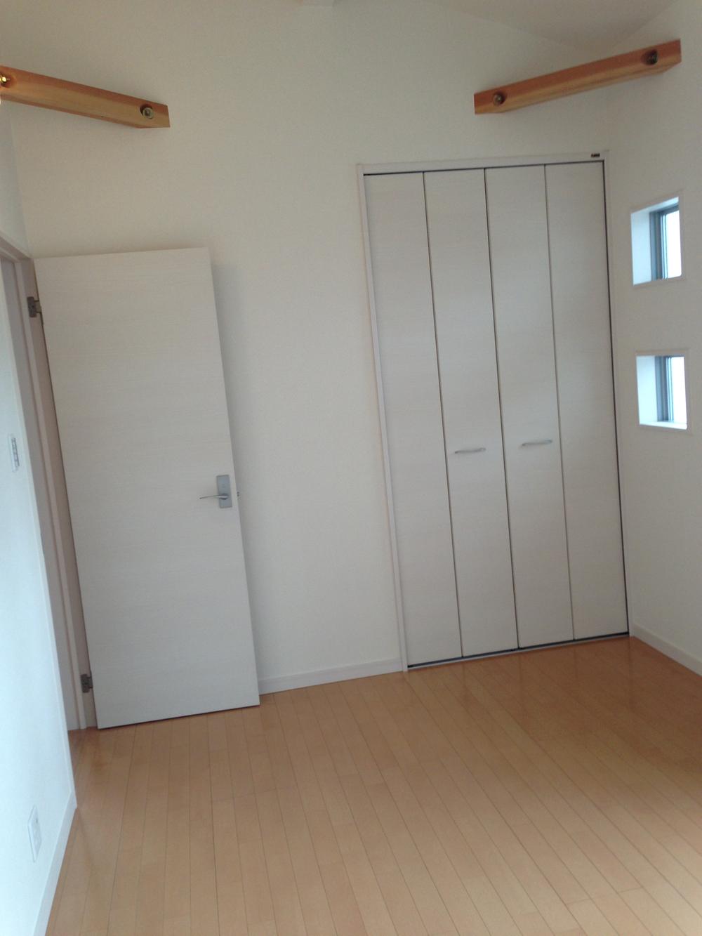 Non-living room. All room 6 quires more than + with storage!  Ideal for one with a lot of luggage!