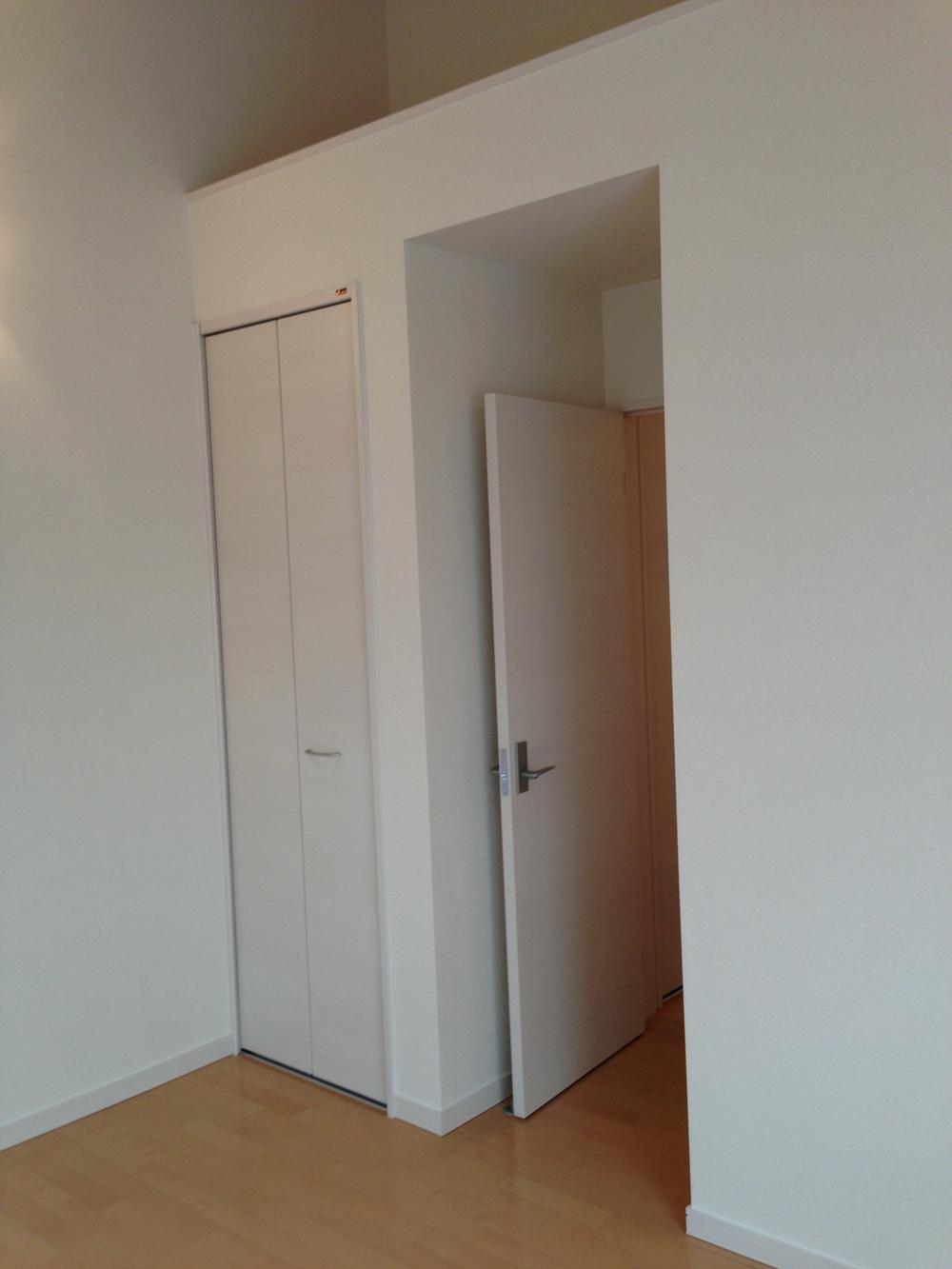 Non-living room. With loft!