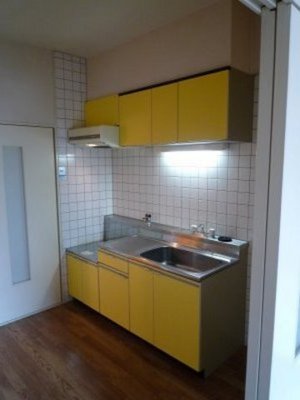 Kitchen. 2-neck is a gas stove can be installed kitchen.