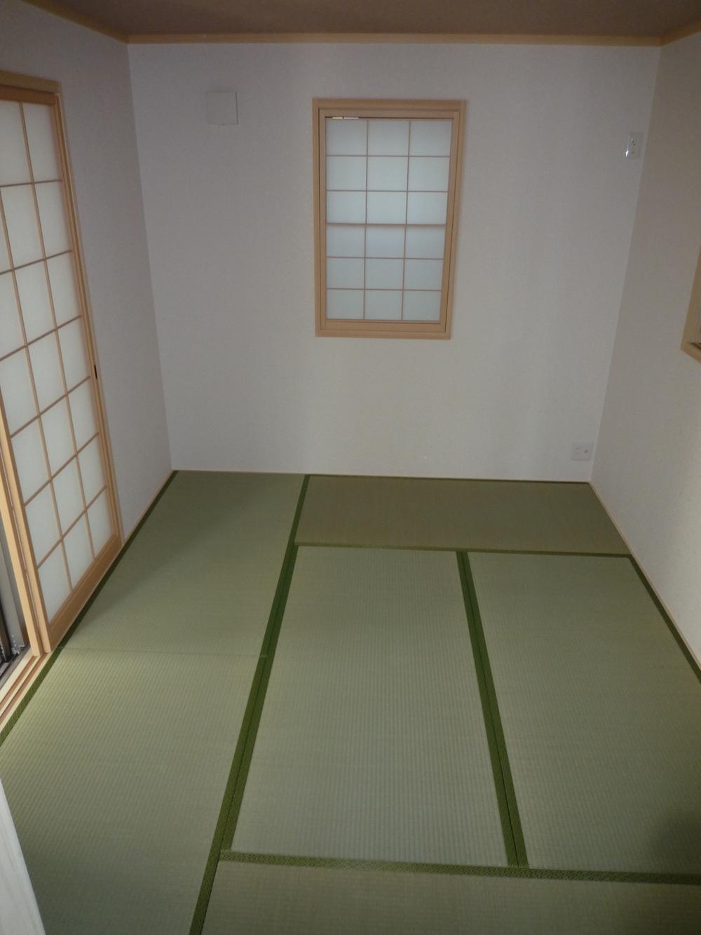Other introspection. 1st floorese-style room.