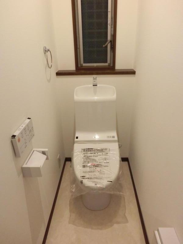 Toilet. Indoor (June 2013) Shooting