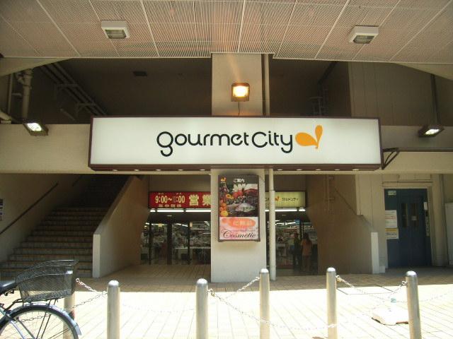 Other. It is a neighborhood of super. Gourmet City's