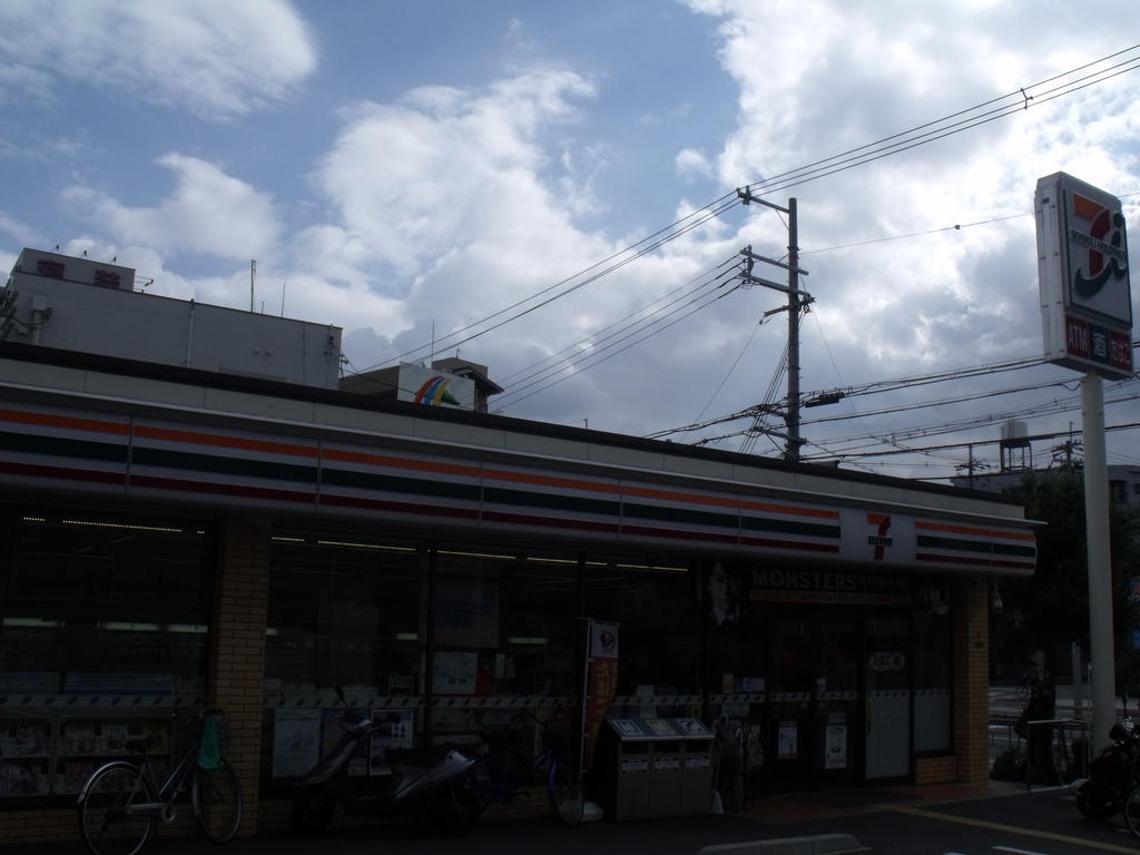 Convenience store. Seven-Eleven Osaka Higashi-Mikuni Station north exit store up (convenience store) 178m