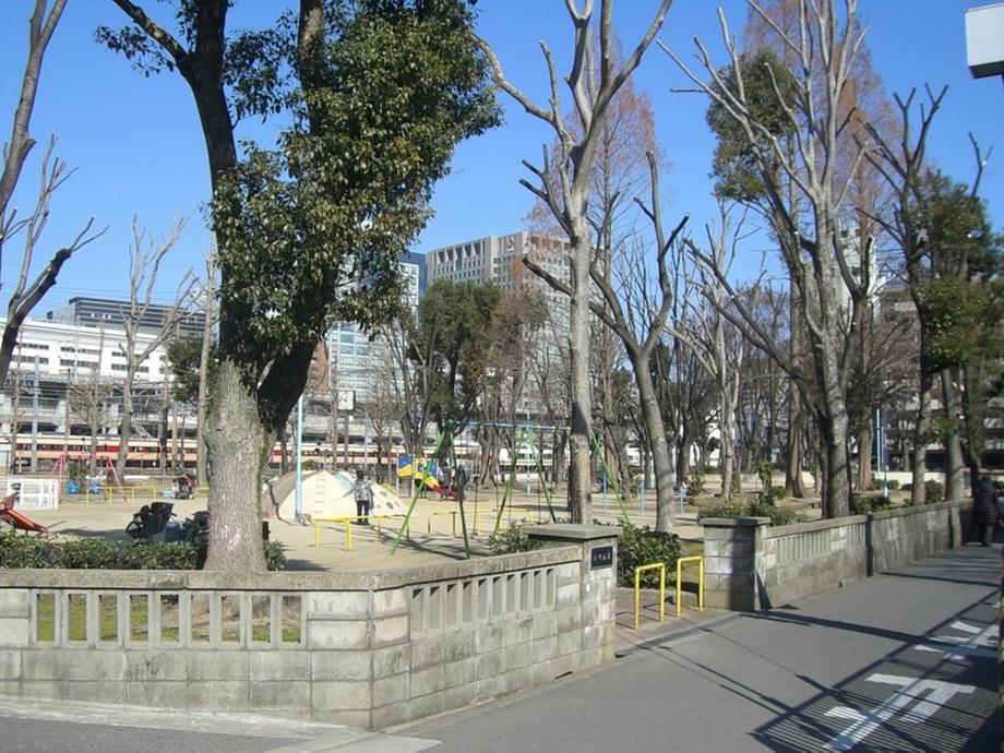 park. 700m until Nishimachi park