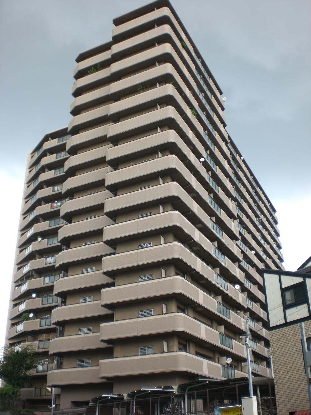 Local appearance photo. 1997 May Building