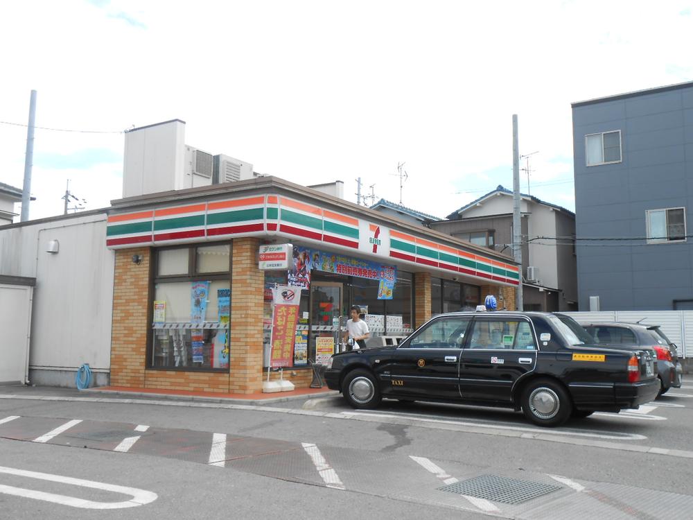 Convenience store. 220m to Seven-Eleven Sakai Hikino 2-chome