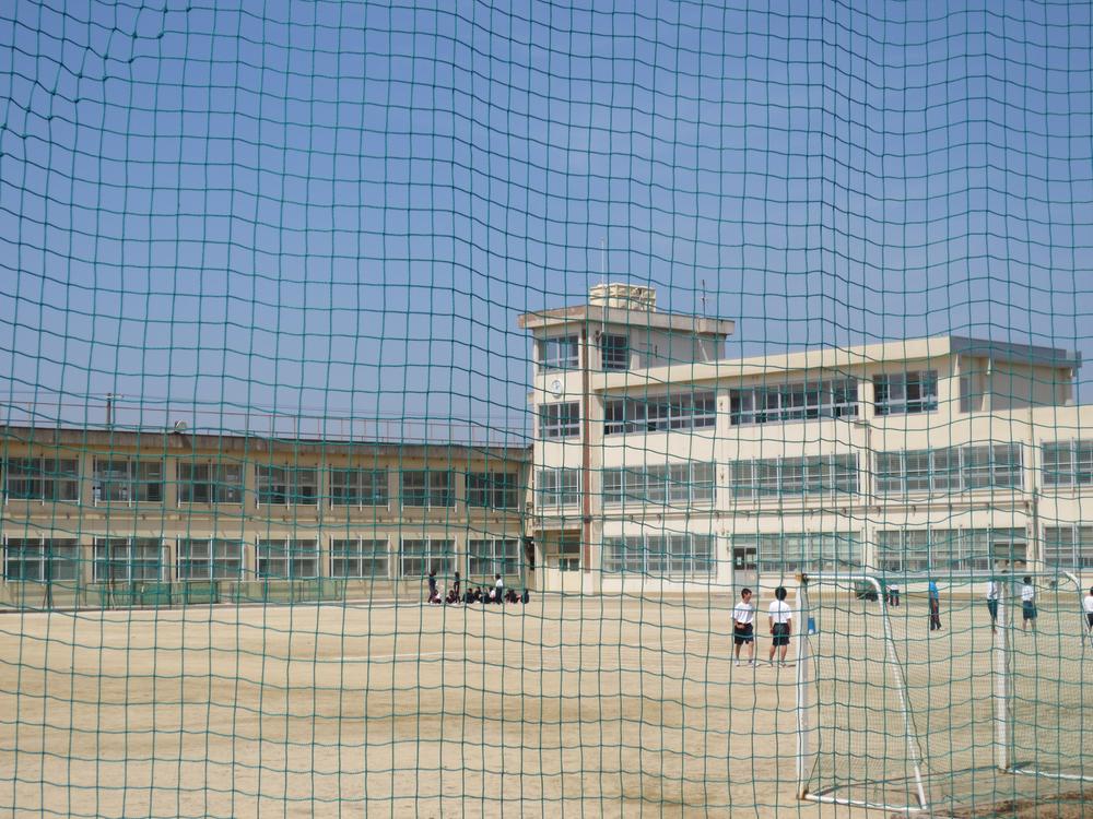 Junior high school. 1509m until the Sakai Municipal Hioki Zhuang junior high school