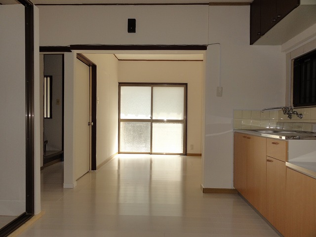 Living and room. Clean and spacious LDK ^^