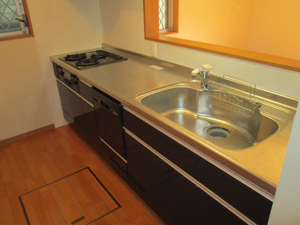 Kitchen. Heisei because 21 years is built, Equipment is also convenient and easy to use very. 