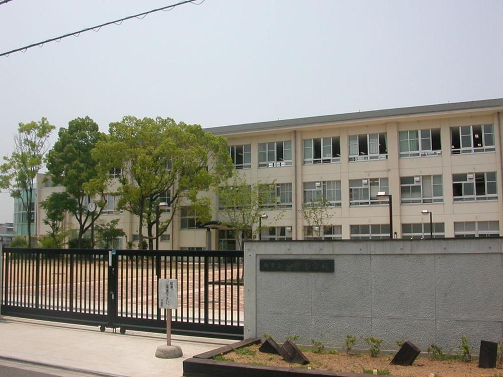 Primary school. Sakaishiritsu Egret until elementary school 400m