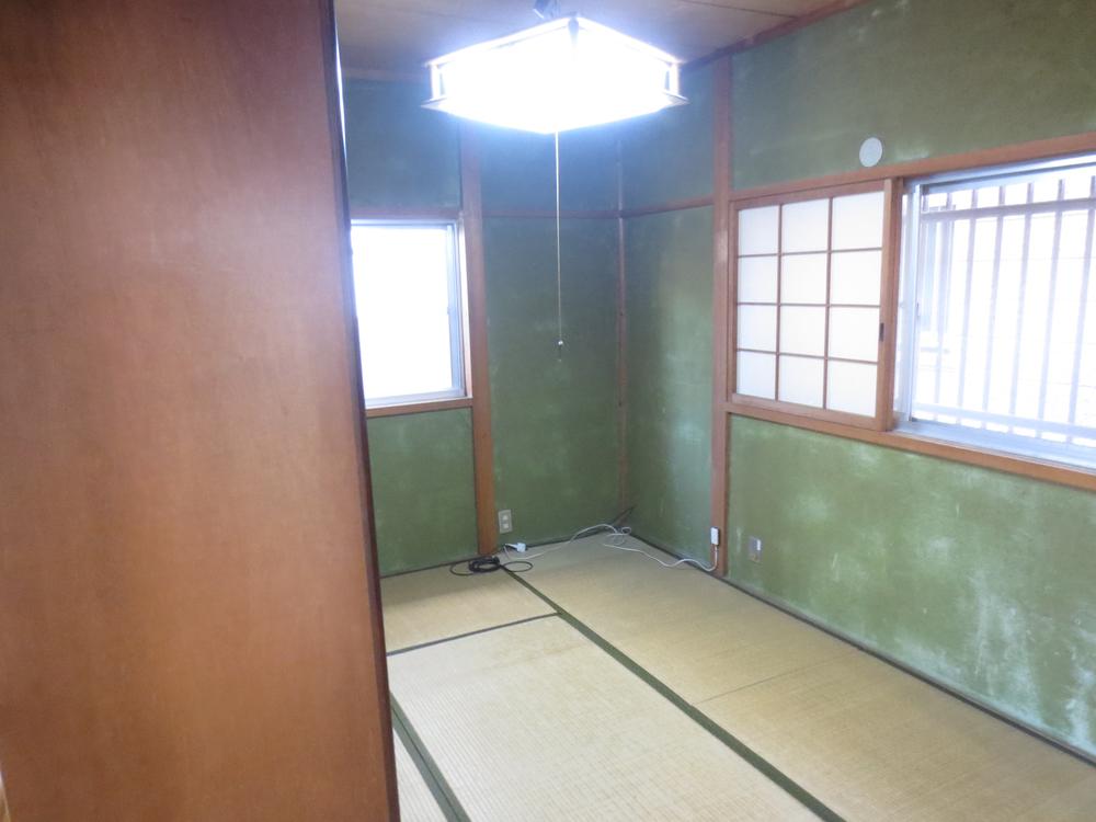 Non-living room. The first floor Japanese-style room