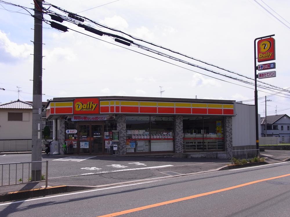 Convenience store. 763m until the Daily Yamazaki Sakai Kusao shop