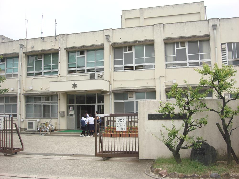 Junior high school. Sakaishiritsu Tomi until the hill junior high school 880m