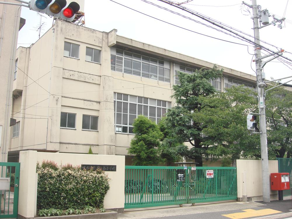 Primary school. Sakaishiritsu Tomio 480m to Nishi Elementary School hill