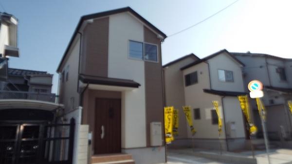 Local appearance photo. TV monitor with interphone that can check the visitor's