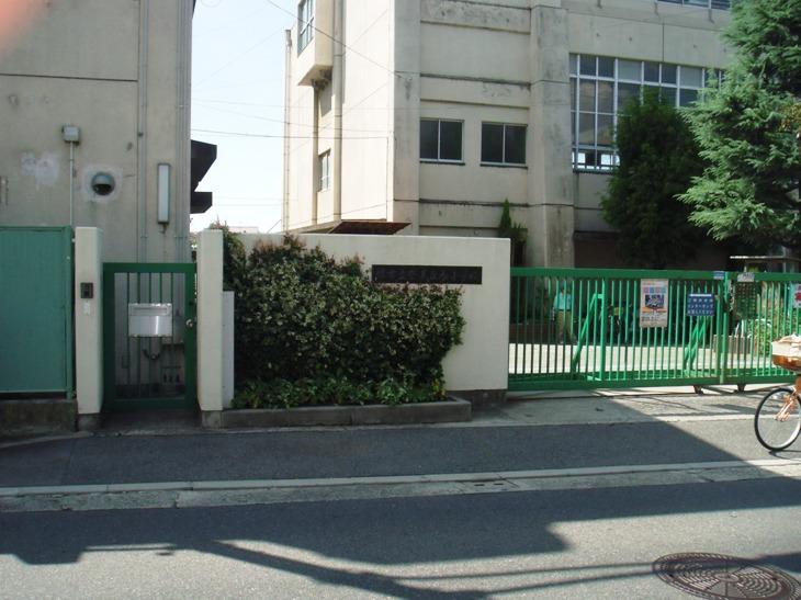 Primary school. Until Nishi Elementary School hill Tomi 360m