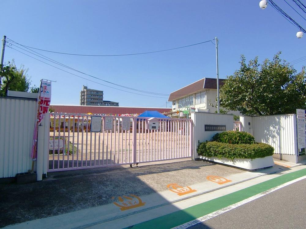 kindergarten ・ Nursery. Tomi Okahigashi to kindergarten 500m sensitivity rich kindergarten're curious. Painting and concert, Such as athletic meet, Us time to spend with fellow grown children