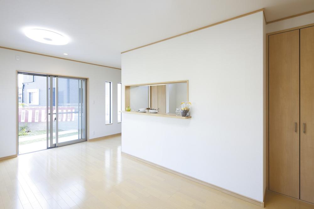Living. Precisely because it places where families gather with nature, Important cozy space building. Bright whole living room is reflected on the walls of the White, Exhilarating to feelings (model house)