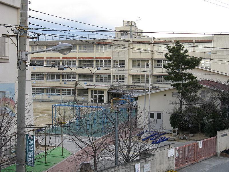 Primary school. 640m to Hioki Zhuang elementary school