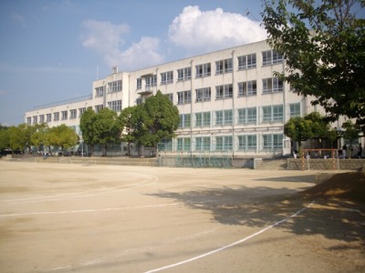 Junior high school. Sakaishiritsu Tomi 1343m hill until junior high school (junior high school)