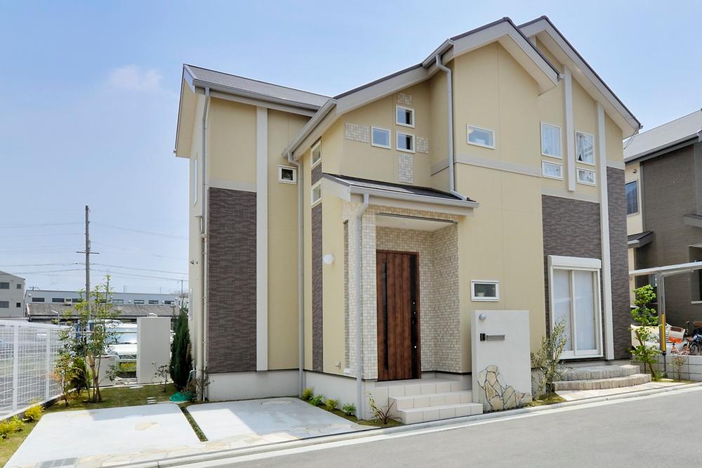 Local appearance photo. Takes advantage of all households site 36 square meters or more of breadth, Relaxed some residential design. Ensure the 2 cars in the parking spaces also afford. (Model house)