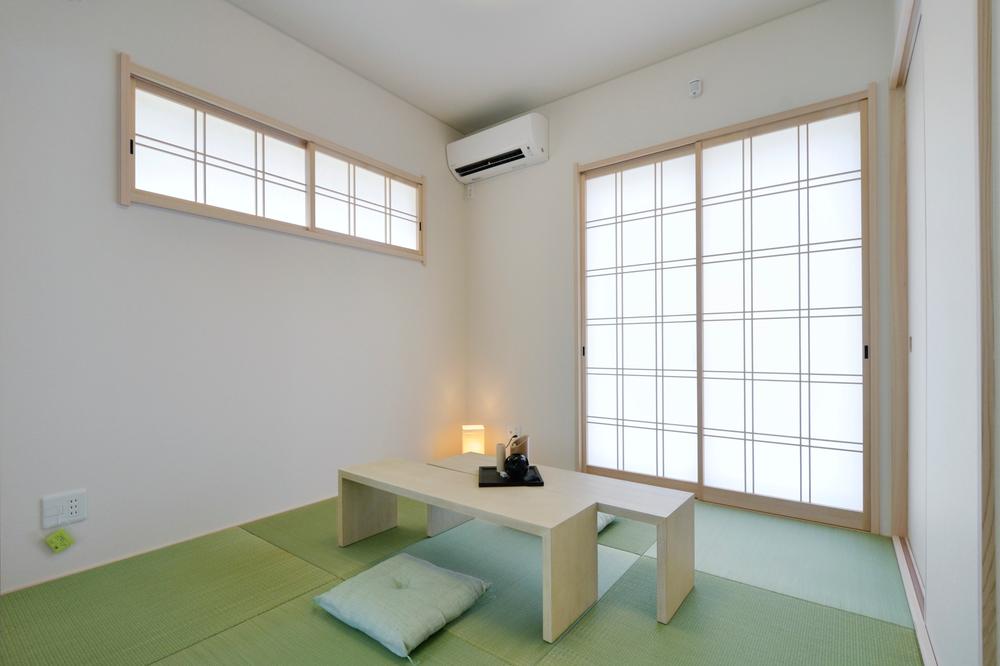 Non-living room. Japanese-style room to direct the atmosphere of the new sensation in the Ryukyu-style tatami. Glad if some 1 room as a space of relaxation. (Model house)
